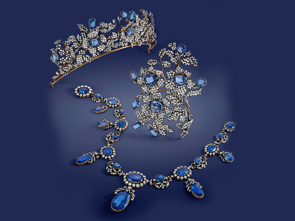 مجموعه یاقوت کبود و الماس ویکتوریایی (The Victorian Suite of Sapphire and Diamond Set)